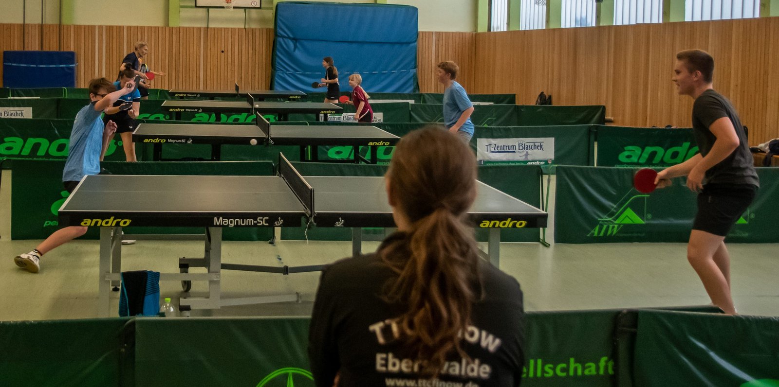 1.-Training-der-Finower-Kaderspieler-nach-Corona.-Im-Vordergrund-Claudia-Petereit